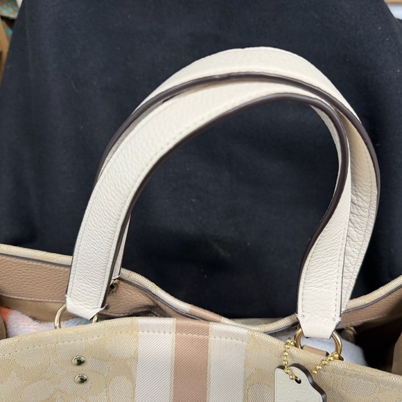 Coach City Tote with matching Coach Accordian Zip Wallet/Wristlet - Picture 15 of 15